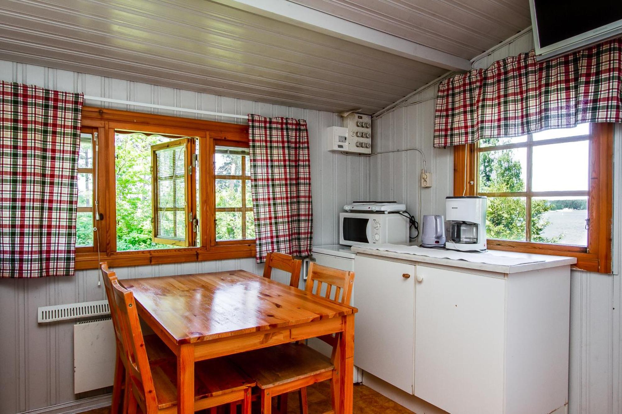 Kristinehamn Herrgardscamping & Stugor Luaran gambar